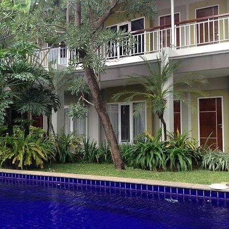 Topaz Guest House จาการ์ตา ภายนอก รูปภาพ